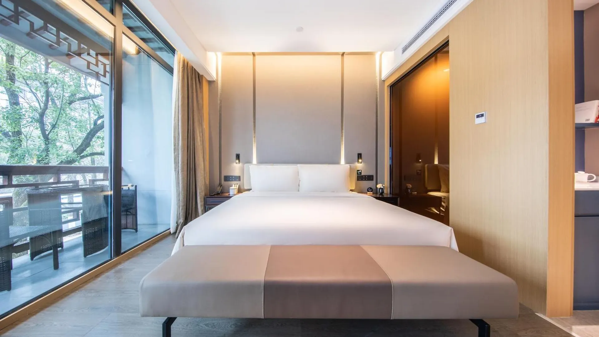 Atour Hotel Suzhou Guanqian Street Leqiao Station
